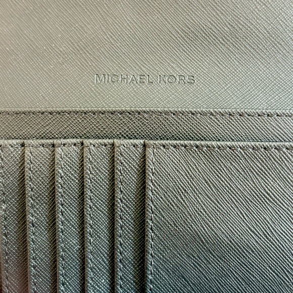 NWOT Michael Kors Large Saffiano Leather Jet Set Wallet - Picture 4 of 8